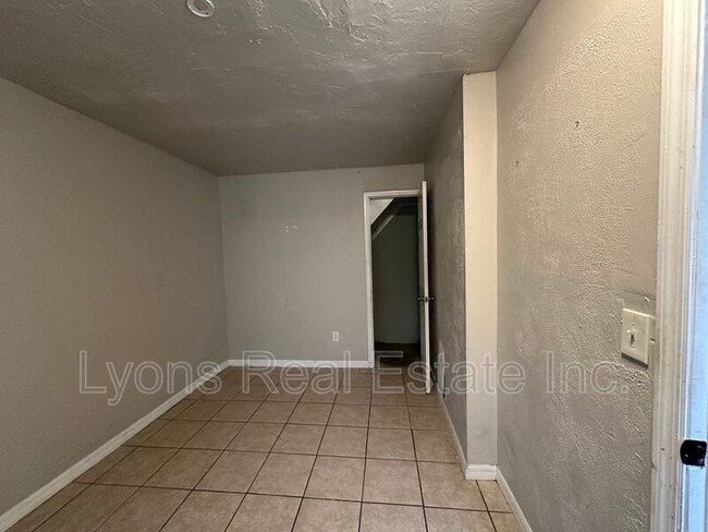 Photo - 2210 Cantor Ln Unit C