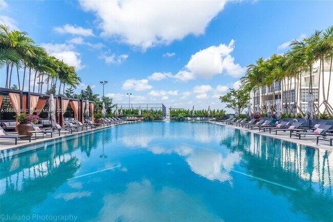 Photo - 121 NE 34th St Unidad 1007