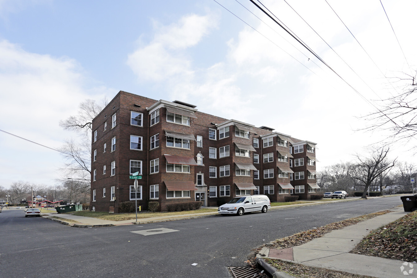 Linn St Commons - Linn St Commons Apartments