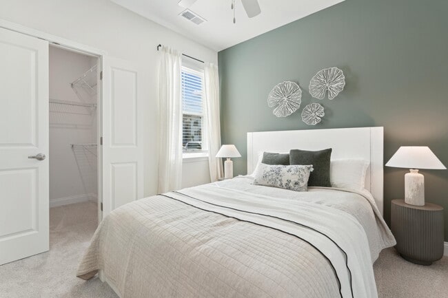 Photo - Monument at Ocean and Main