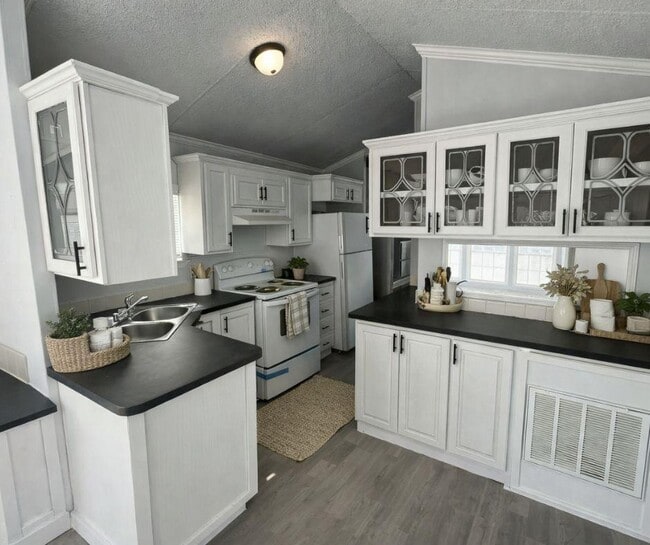 Photo - 1117 Chicago Bulls St