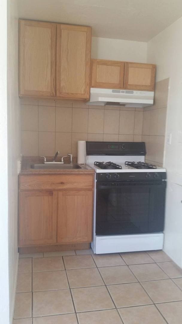 Photo - 206-212 B St Unidad 210