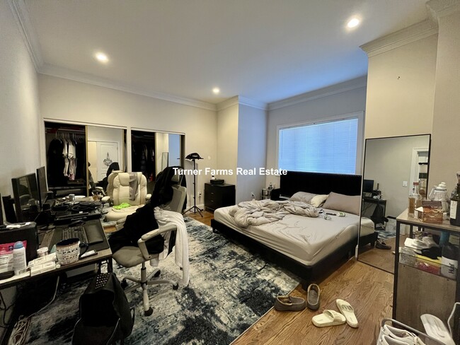 Photo - 32 Sumner St Apartments Unit 1