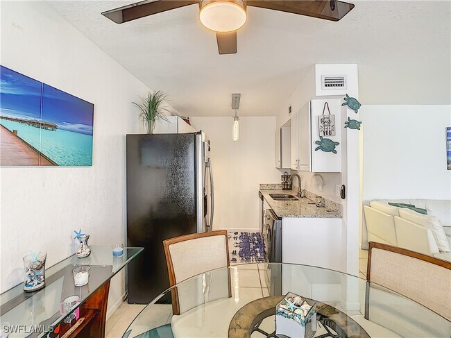 Photo - 4625 Bayshore Dr Unit D8