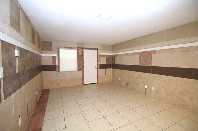 Photo - North Pensacola 2-Bed, 1-Bath Quadplex – Pet-Friendly, Available 1/6 Unit 8