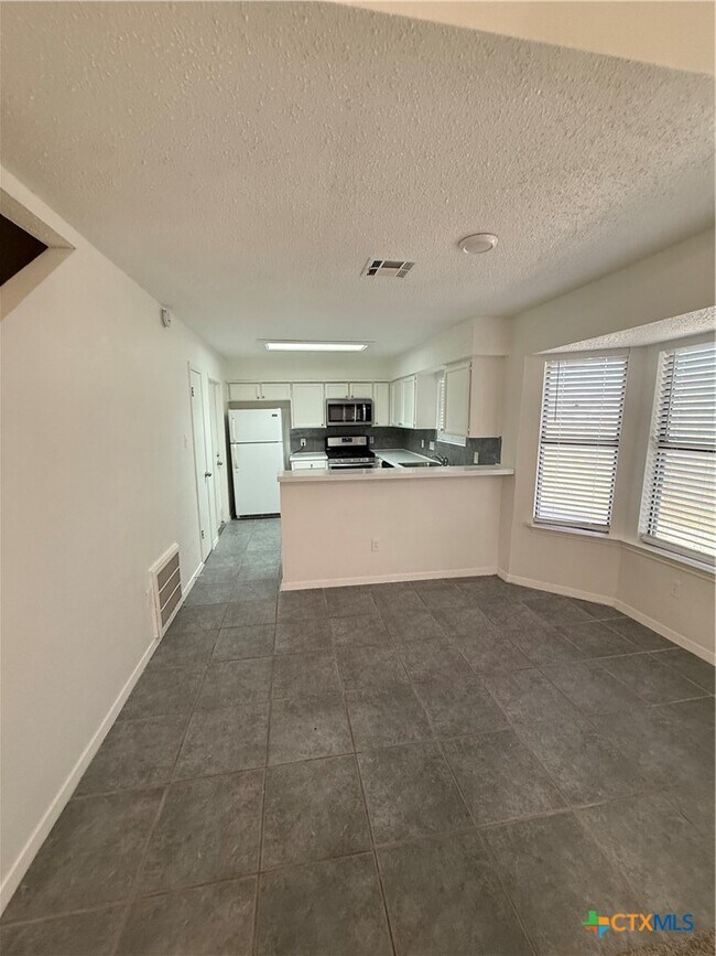 Photo - 409 El Secreto St