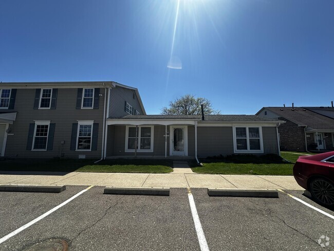 Building Photo - 28426 Longmeadow Ln Rental