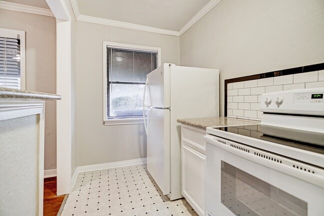 Photo - 2316 Hazard St