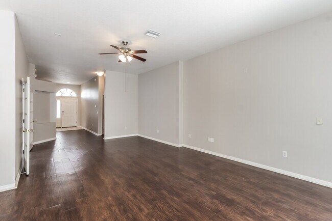 Photo - 1107 Crimson Clover Ln