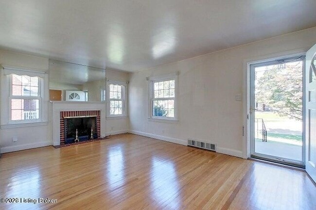 Photo - 2126 Lancashire Ave