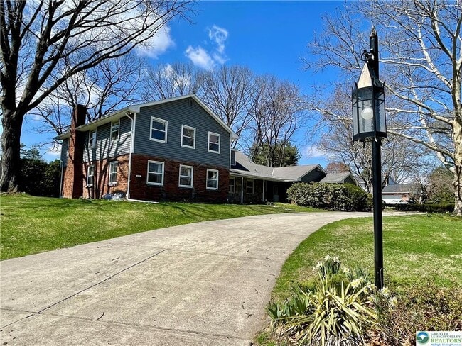 Photo - 1331 Armstrong Rd