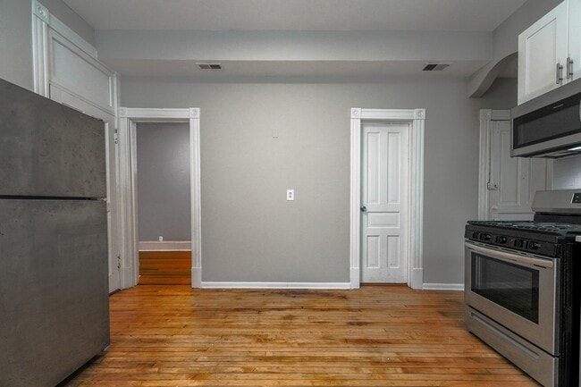 Photo - 1444 N Maplewood Ave