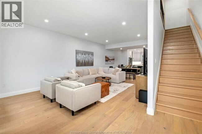 Photo - 1023 Walker Rd