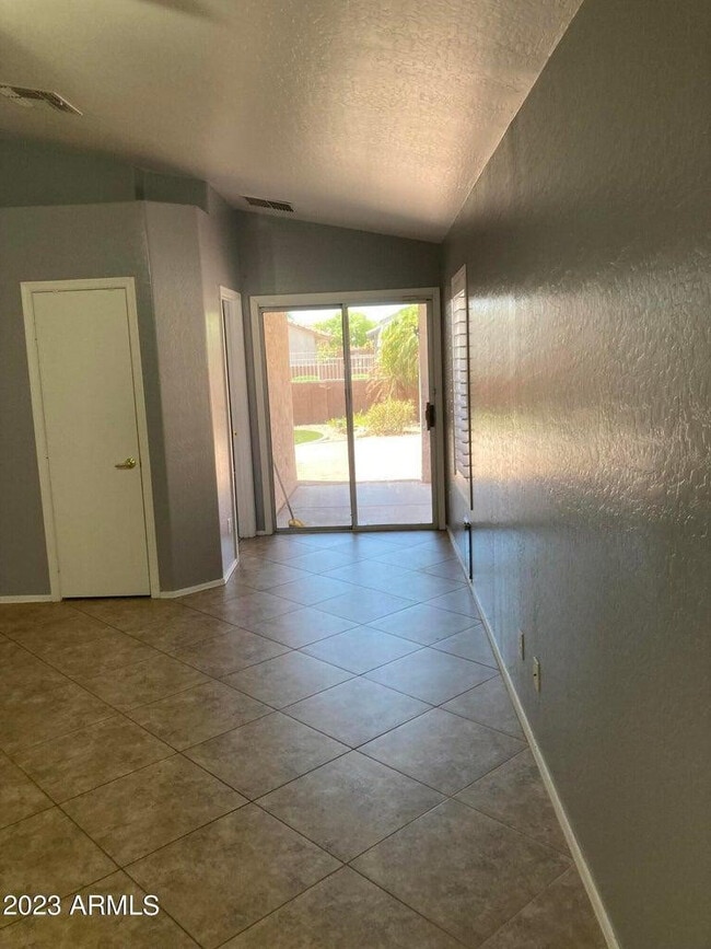 Photo - 16645 N 19th St