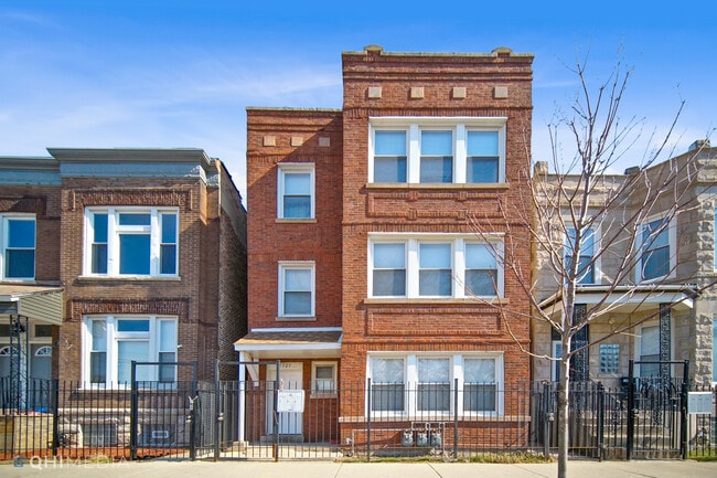 Building Photo - 1921 S Trumbull Ave Unit 3 Rental