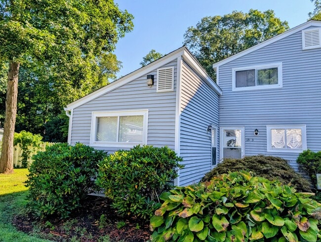 Building Photo - 15 -2 Kent Ct Unit 4 Rental