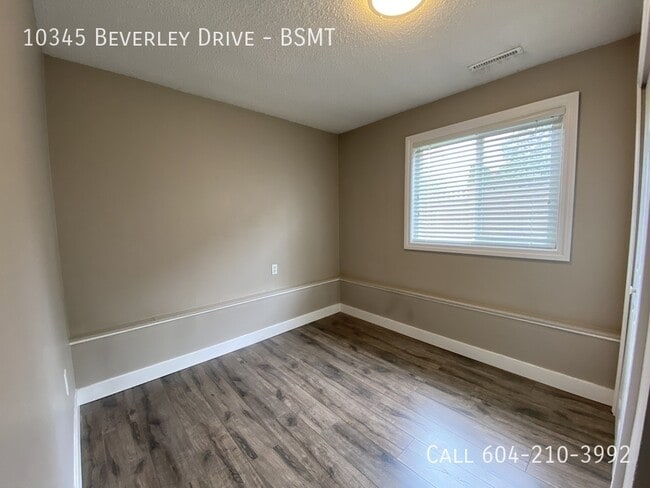 Photo - Beautiful 2 Bedroom Above Ground Suite