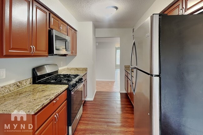 Photo - 209 Banyan Ct