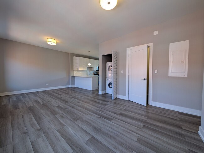 Photo - 3937 N Janssen Ave Unidad 3