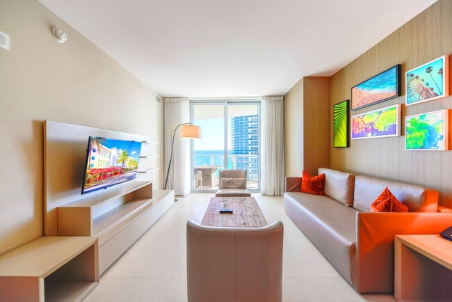 Building Photo - 4111 S Ocean Dr Rental