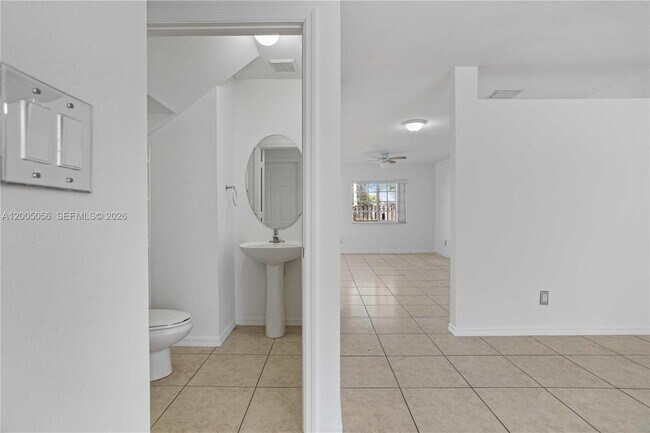 Photo - 330 SW 2nd Ave