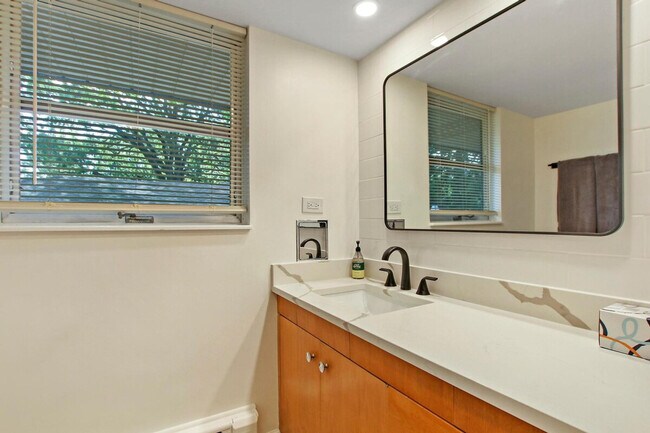 Photo - 2401 Hyde Park Ave Unit SI ID1265535P