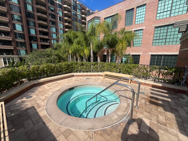 Photo - 500 W Harbor Dr Unidad 713