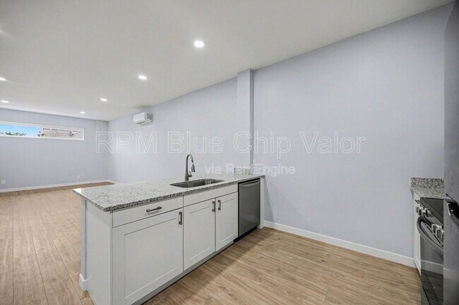 Photo - 3982 Superior Ave Unit 1w