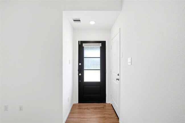 Photo - 3002 Delancey Bend Wy