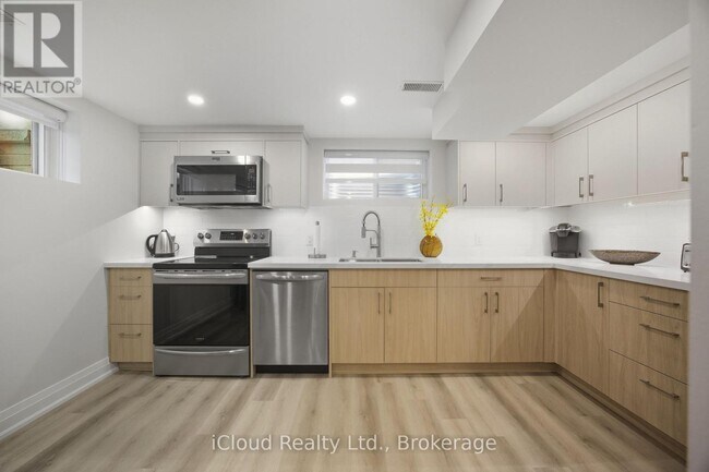 Photo - 23 Swanhurst Blvd Unité B