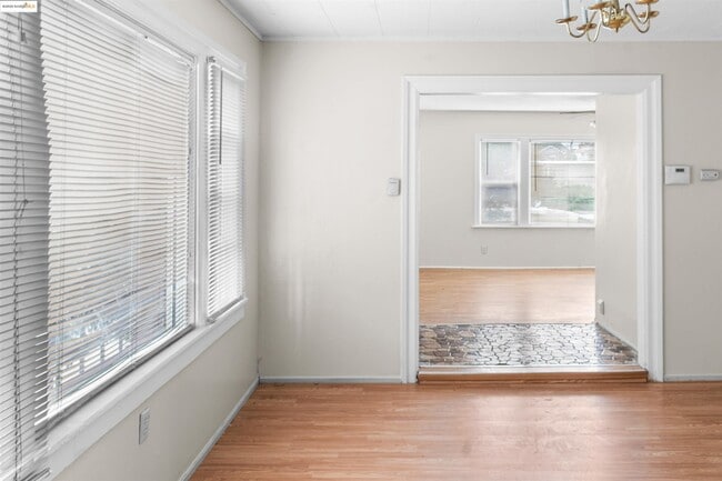 Photo - 4500 San Carlos Ave