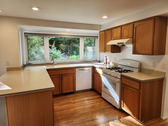 Photo - 4227 212th Ave NE