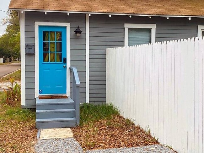 Photo - 2716 18th St N