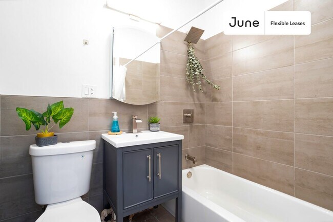 Spacious ROOM at The Park Avenue House