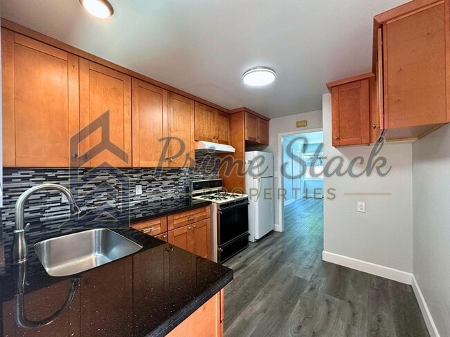 Photo - 122 Asbury St