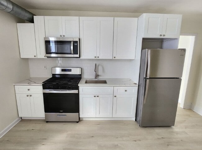 Photo - 348 W Queen Ln Unit 2