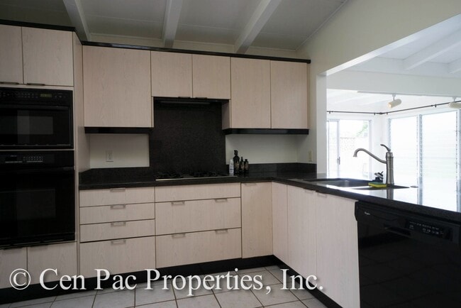 Photo - 3 Bed, 2 Bath House/Across the Street from...