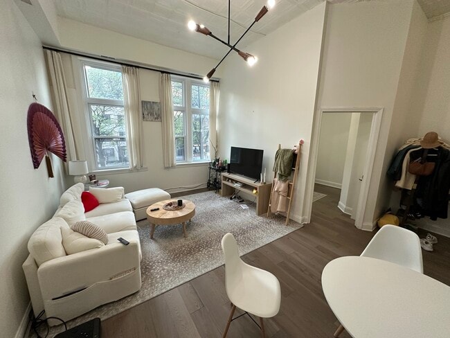 Photo - 441 N La Salle Dr