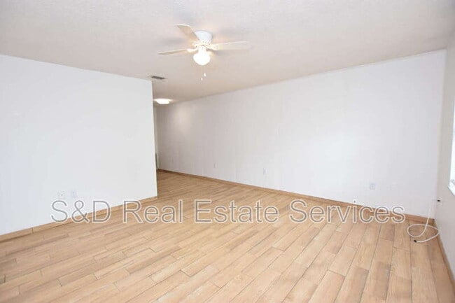Photo - 613 Robin Rd Unit 5