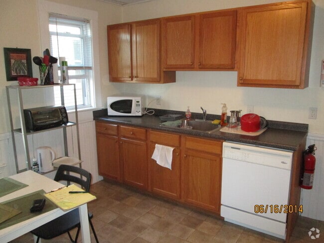 Building Photo - 69 Conwell Ave Unit 1 Rental