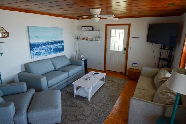 Photo - 1108 N Shore Dr