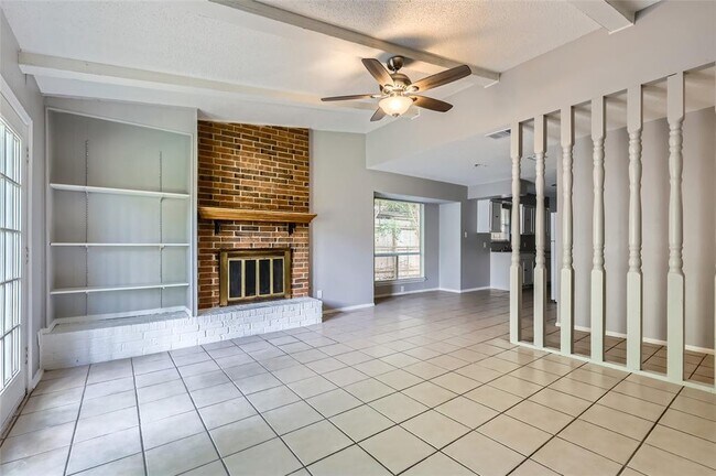 Photo - 1302 Radcliff Dr