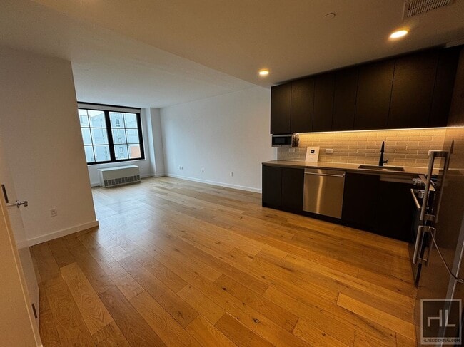 Building Photo - NORTHERN BOULEVARD Rental