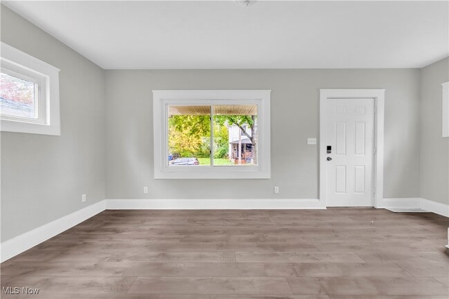 Photo - 7812 Force Ave