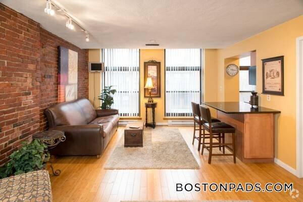 Building Photo - 386 Commercial Street Unit 3B Rental