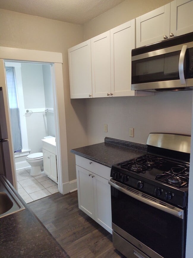 Photo - 611 N Perry St Unit Apt 1