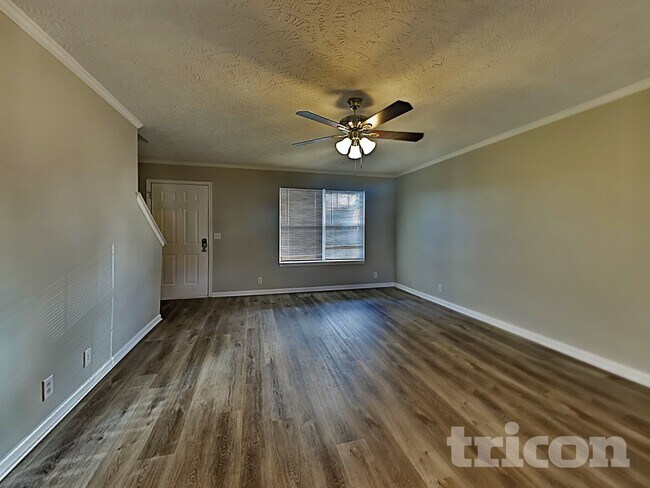 Photo - 4924 Nina Marie Ave