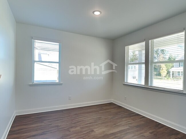 Photo - 131 Spruce Cir