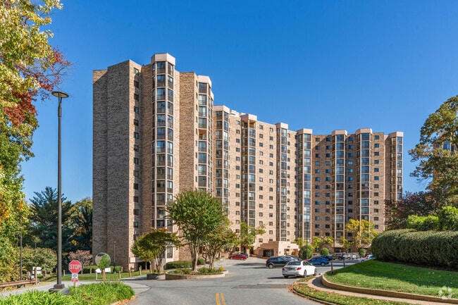 5901 - 5904 Mount Eagle Dr - Montebello Apartments
