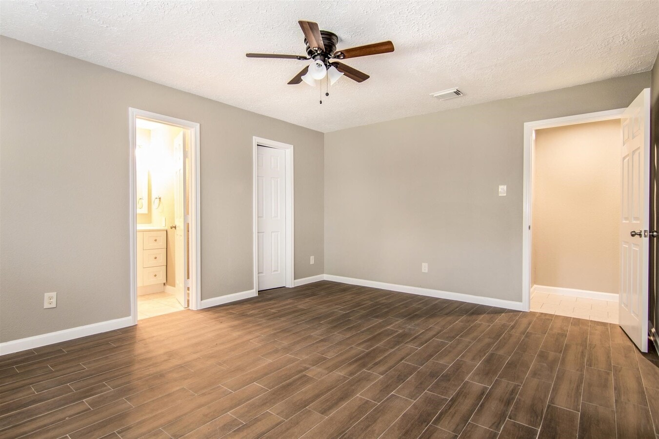 Photo - 4327 Lucian Ln